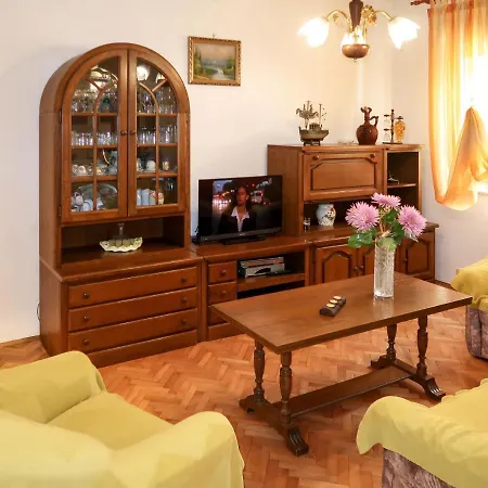 Ferienhaus Holiday Ariana - Lbn392